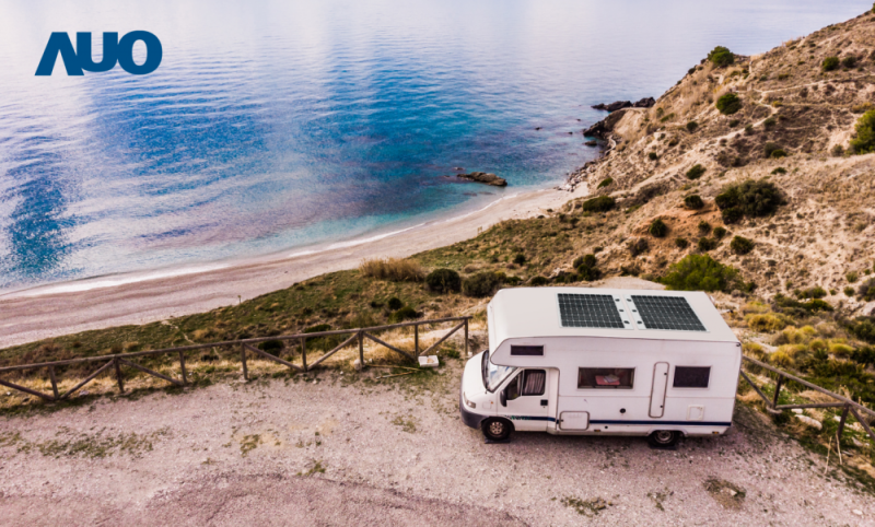 「可撓輕量化太陽光電板SunCurva」使用輕量特殊耐候型複合板取代傳統太陽能板的玻璃前板，不僅降低70%重量，每米平方僅3Kg；具有抗衝擊性能及通過電磁相容性測試，可應用於交通運輸工具，如露營車、遊艇等